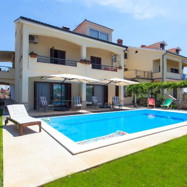 Premium Central Apartments, hotel in Vrsar