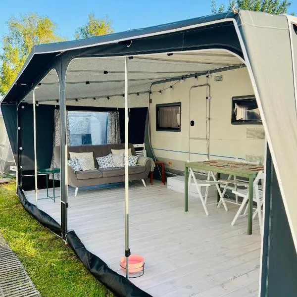 Przyczepa kempingowa Pomello Vita – hotel w Jastarni