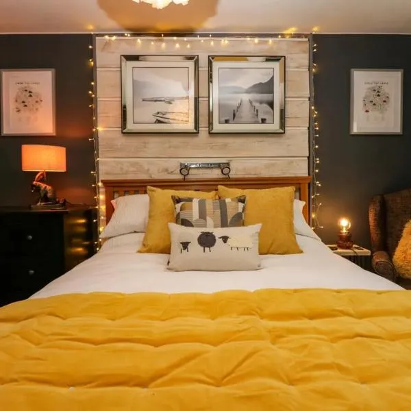 Tranquil Lake District Village Apartment, hotel in St Bees