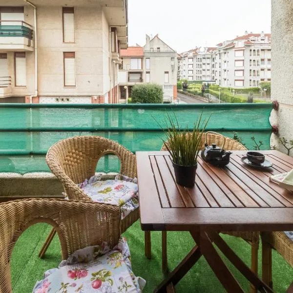 Noja mar y tierra con parking, hotel din Noja