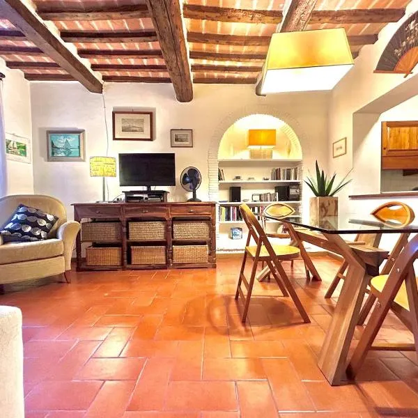 Easy Stay - Mare e centro a due passi, hotel in Orbetello