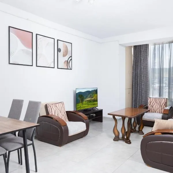 Modern 2-Bedroom Stay in Central Yerevan、エレバンのホテル