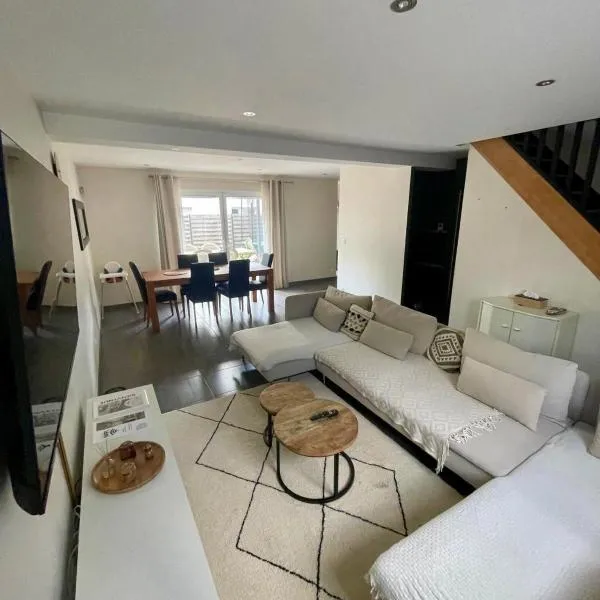 Maison familiale à Nantes Orvault, hotel v destinaci Orvault