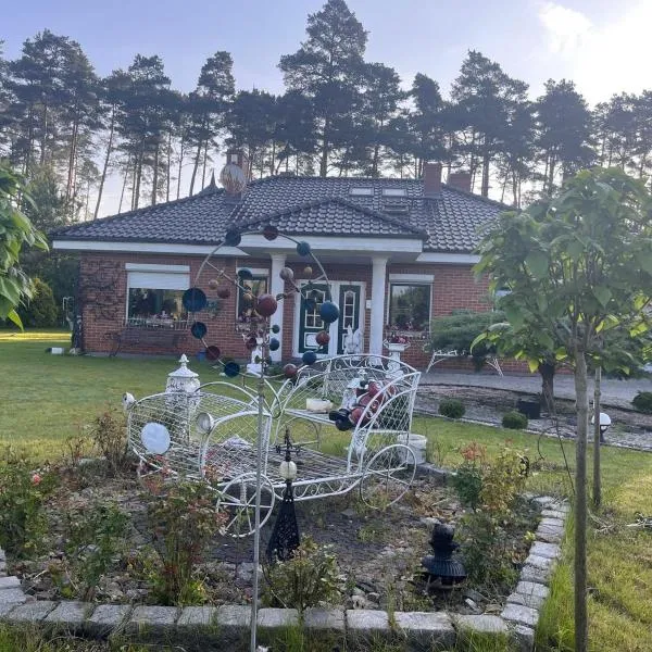 Antyki24 Villa Nad Białym Jeziorem, hotel di Sztum