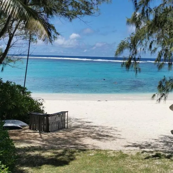 Beachfront Escape in Authentic Mauritian Paradise, hotel v destinaci Blue Bay