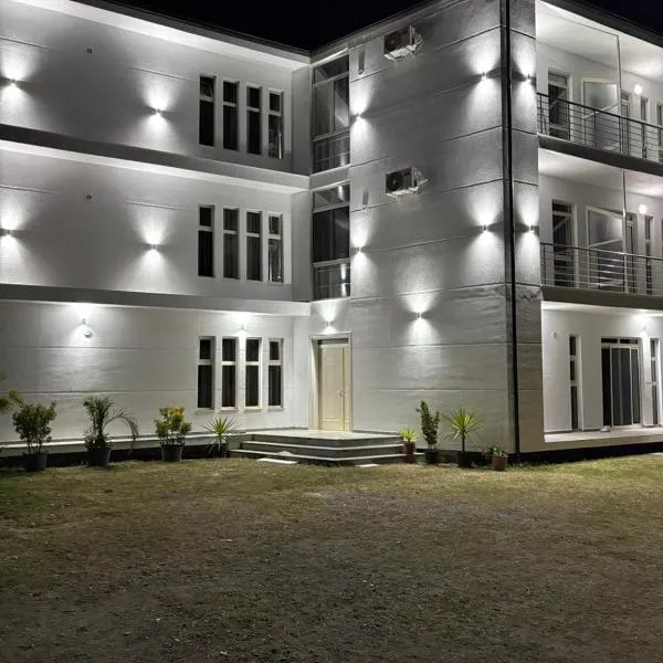 Vila Zyle, hotel di Velipojë