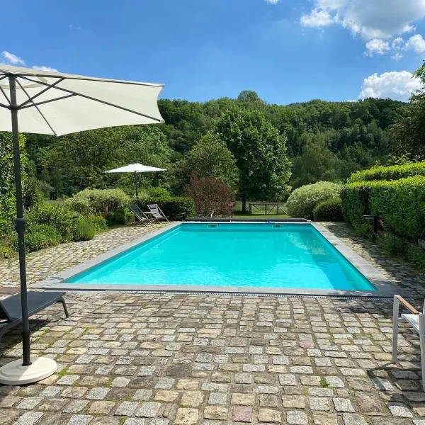 Paddock Lodge - Suites Wellness & Chambres d'hôtes, hotel v destinaci Stoumont
