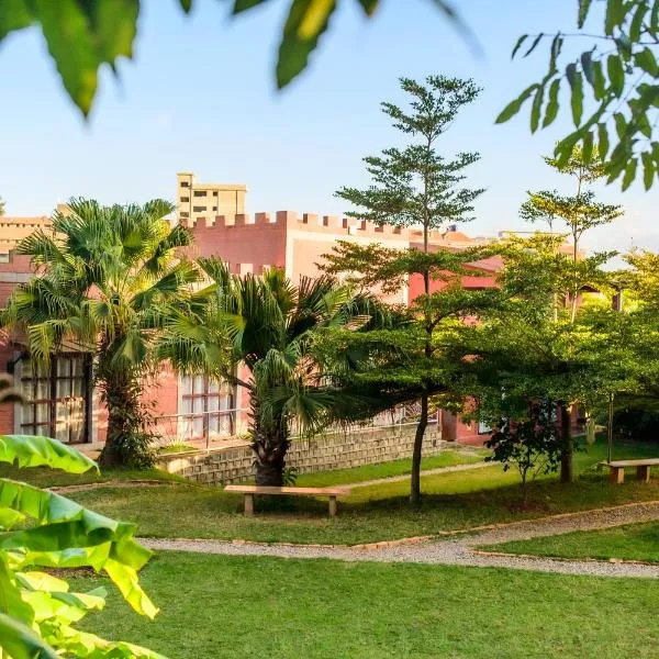Le Chat'o Park Hotel Ivato Airport NAVETTE GRATUITE H24, hotel v destinaci Antananarivo