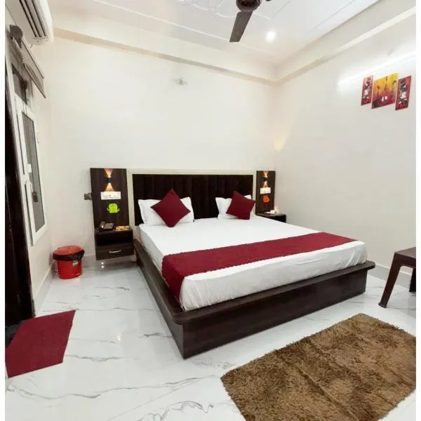 !! AYODHYA HOTEL PRINCE #Fully Air Conditioning Rooms #Free Wi-Fi #Parking #Room Service #Premium Room #Best Hotel In Ayodhya !!, hôtel à Ayodhya