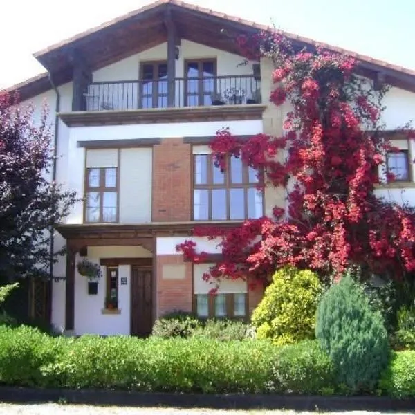 Apartamentos Dos Robles, hotell i Somo