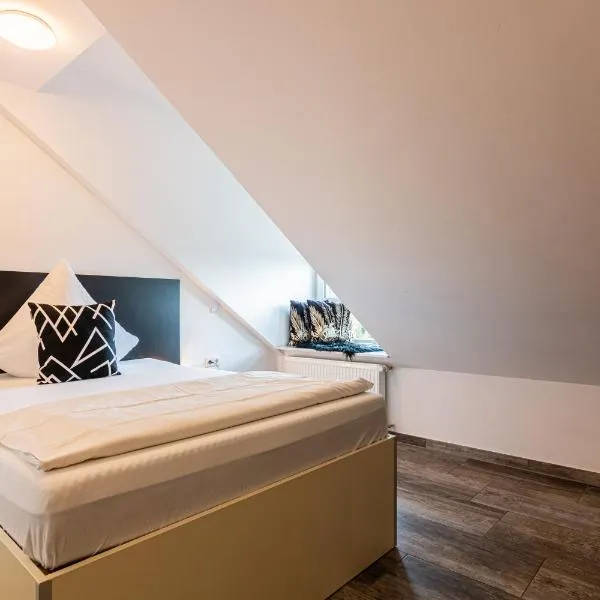 Nine Rooms - Serviced Rooms, hotel in Karlsruhe