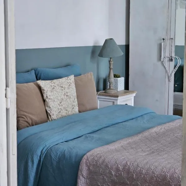 Chambre d'hôte équestre Au petit bonheur, hotel v destinaci Châteldon