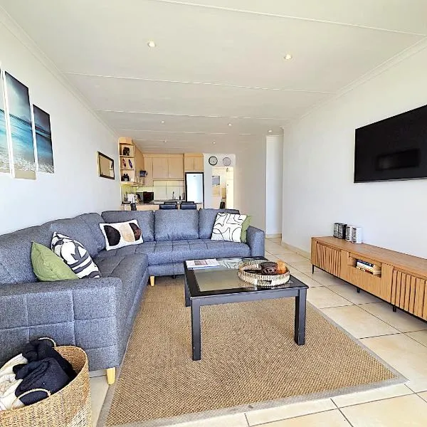 SummerSeas #47 - Top floor sea view apartment, khách sạn ở Summerstrand