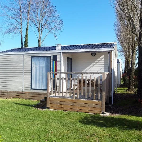 Camping le Clos de Balleroy, hotel v destinaci Balleroy