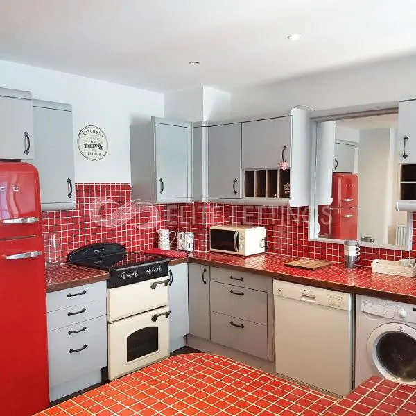 Central Christchurch - 2 bed cottage, Christchurch, hotel in Christchurch