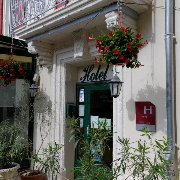 Hotel Du Commerce, hotel v destinácii Pont-Saint-Esprit