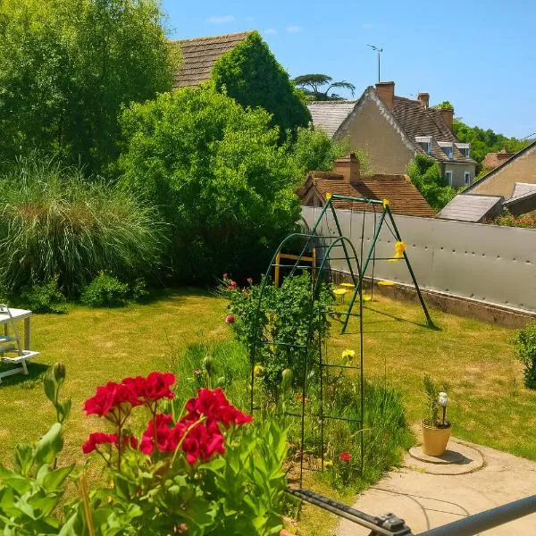 Petite maison étape Loire à vélo ou Compostelle, hotel v destinácii Mosnes