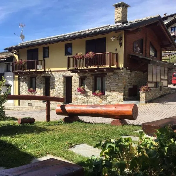 BAITA ARIANNA - bilocale MOTTA, hotel in Sestriere