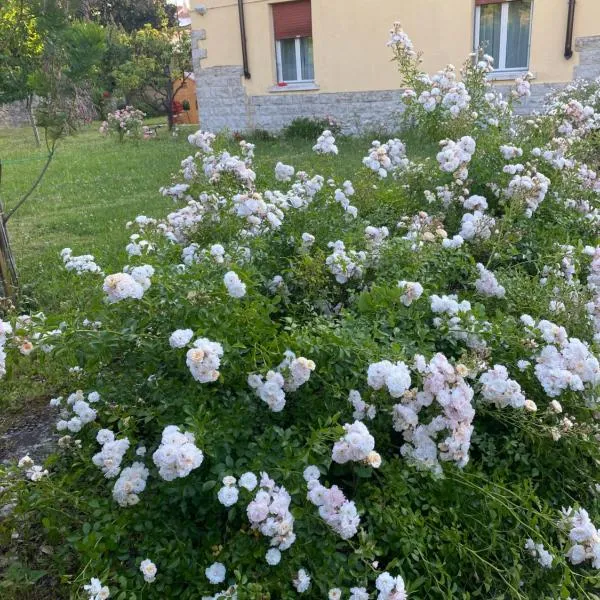 Casa Vacanza Alle Pratoline covered parking for bicycles and motorcycles, hotel in Muggia