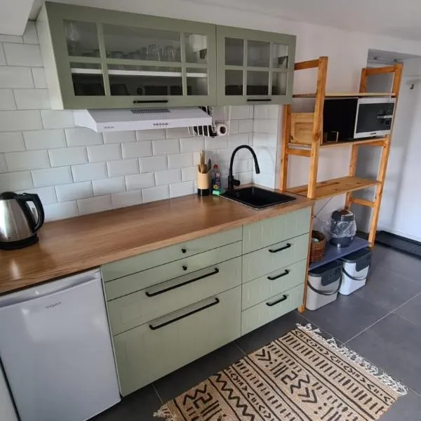 Orscholz apt with free parking & garden & bicycle storage, Hotel in Orscholz