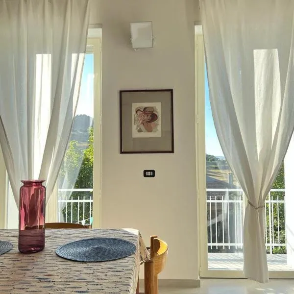 GOLDEN HILLS VIEW, Pierina's house, hotel in Bonnanaro