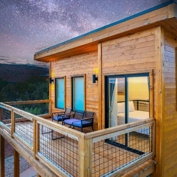Tiny Cabin #7 at The Cedars, khách sạn ở Kanab