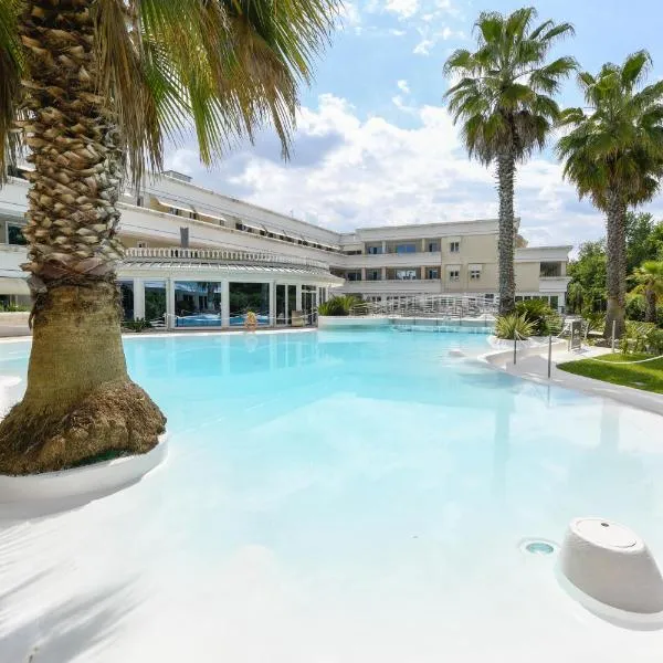 Lastmile apt with terrace&pool near lake&sirmione, khách sạn ở Desenzano del Garda