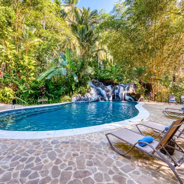 Ylang Ylang Beach Resort、モンテスマのホテル