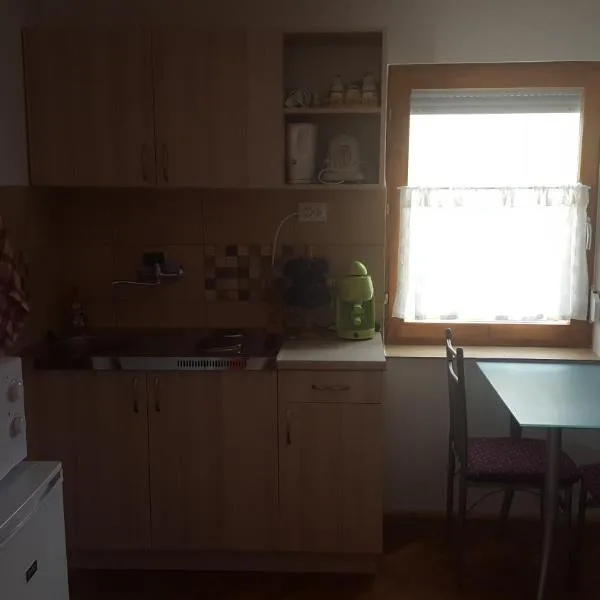 M&M Apartman, hotel din Egyek