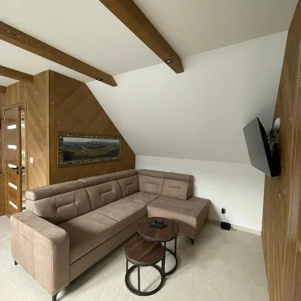 Apartament CEKO 2، فندق في Ostrowsko