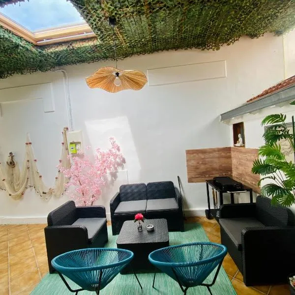 Maison proche plage et centre ville avec ménage, draps et serviettes inclus, hotel v destinaci Arcachon