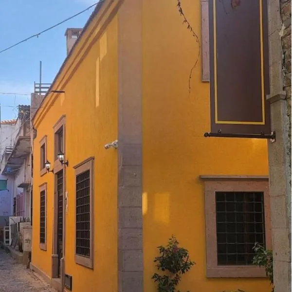Hanole Macaron Guest House, hotel v destinaci Ayvalık