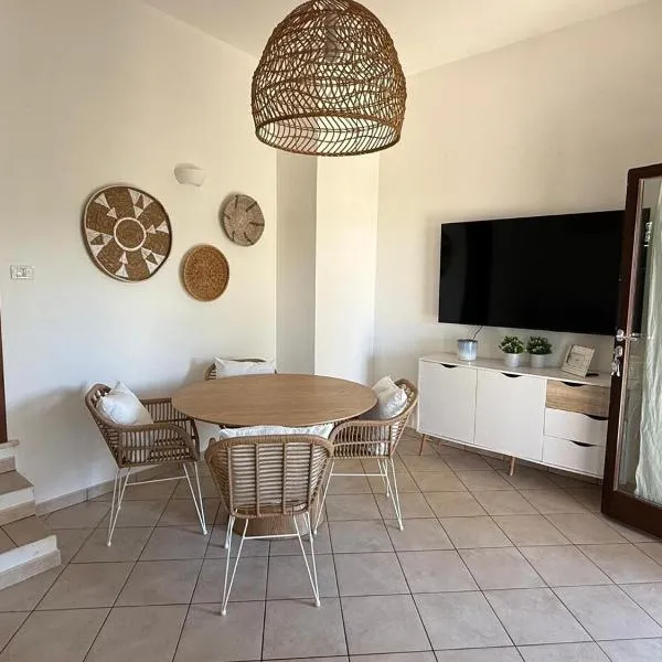 Villa Sarah Elegance and relaxation, hotel in Cala Sinzias