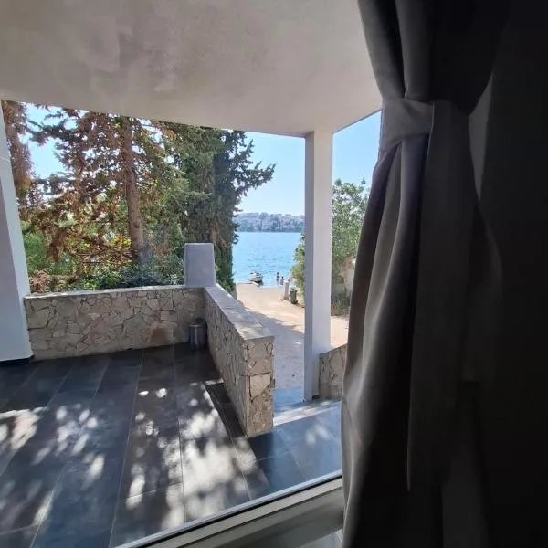Beach House, hotel em Rogoznica