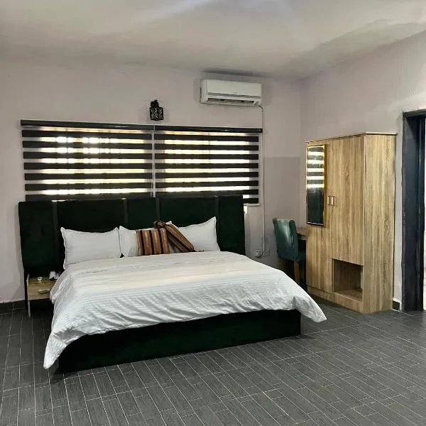 Stj Luxury Hotels, hotel en Ilorin