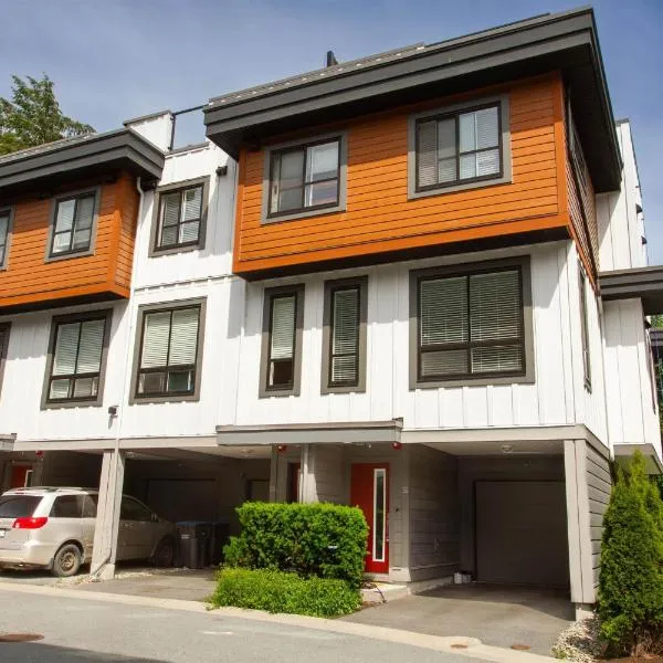 Stylish Three Bedroom Townhome, hotel in Squamish