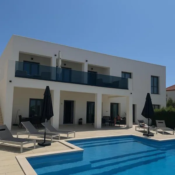 Villa Gala, hotell Trogiris