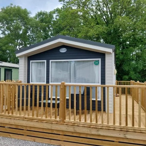 Luxury 6 berth Caravan Lytham, hotel in Preston