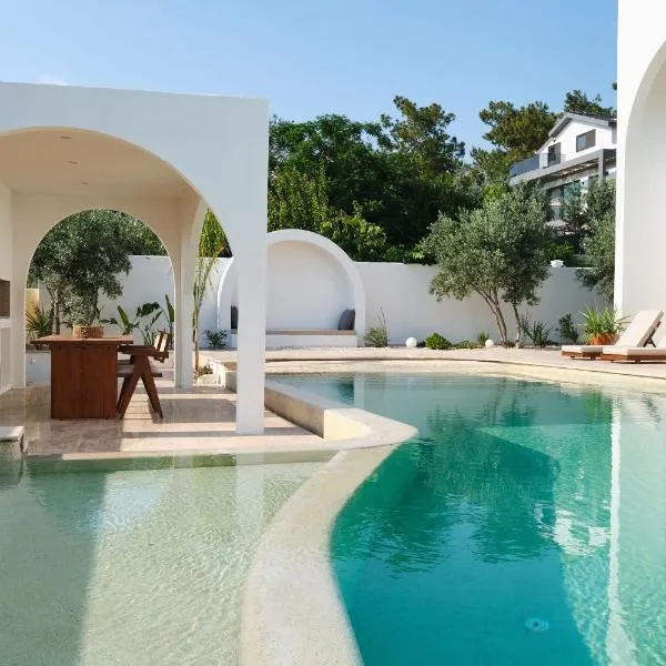 Villa NeoX with 2 Pools, Jacuzzi, Sauna & Minigolf, khách sạn ở Fethiye