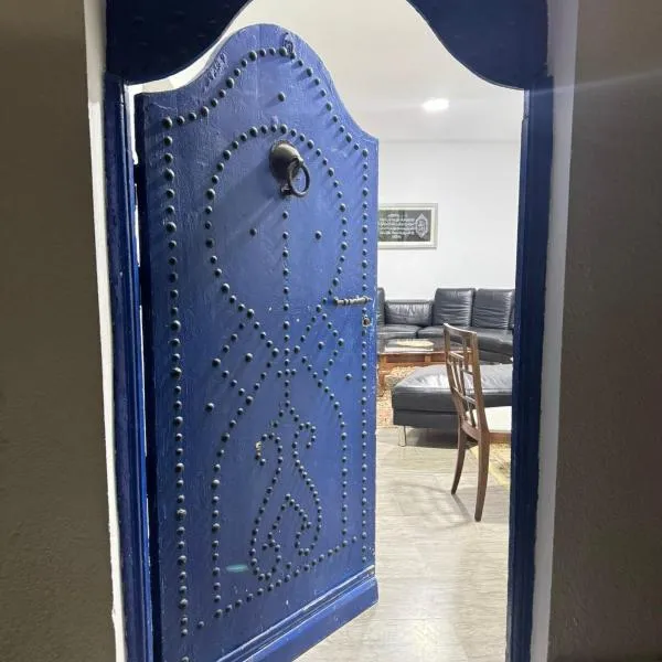 La Marsa Maison avec jardin, terrasse parking Wifi Illimité, hotel v destinaci La Marsa