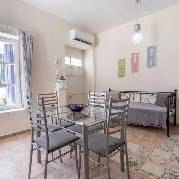 Omiros - Spacious Seaside House At Poros，位于波罗斯的酒店