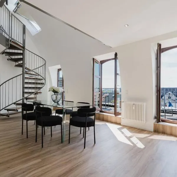 2 BR Penthouse Loft - WHIRLPOOL - TERRASSE - WIFI - ZENTRAL - KÜCHE - KAFFEE - PARKHAUS, khách sạn ở Wiesbaden
