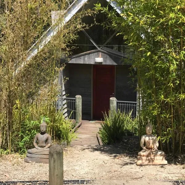 The Chapel A Beautiful View for Two, hotel i Lorne