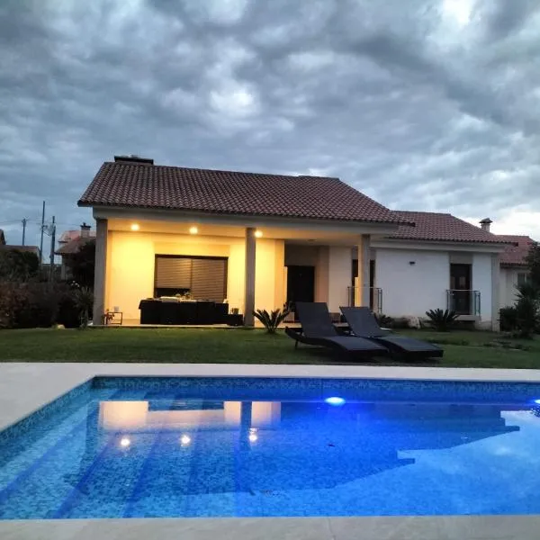 Chalet Vacacional As Aceñas, hotel in Morán