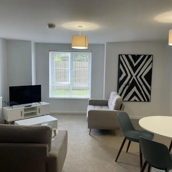 Newly Refurbished Large Apartment With Huge Garden, hotel in Edinburgh