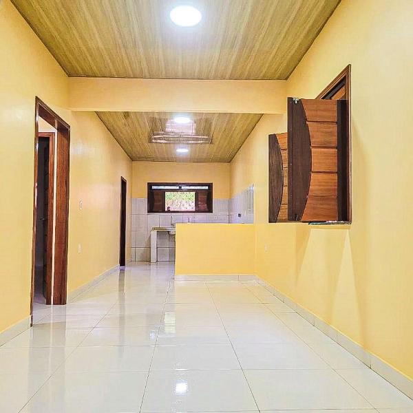 Casa com 2 quartos 2 banheiros cozinha e lavanderia