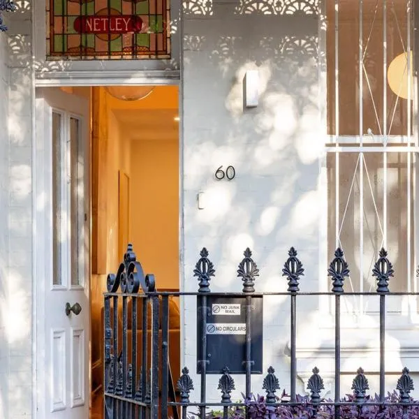 Stylish 3BR Paddington Townhouse, hotel u gradu Sidnej