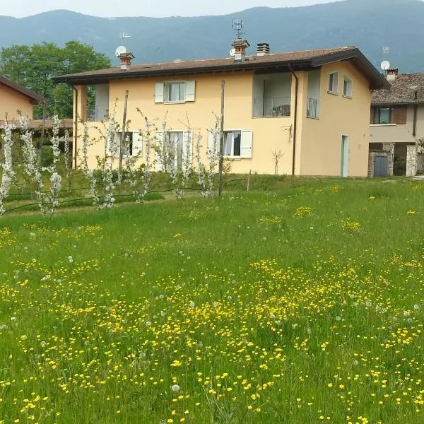 Cascina Legnago bilocale a 6 chilometri da Salò, hotel v destinácii Villanuova sul clisi