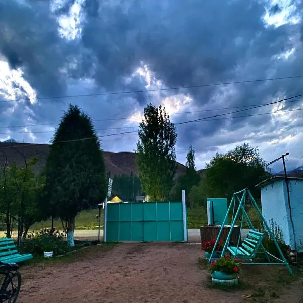 Katya's guesthouse, hotel in Kyzyloy