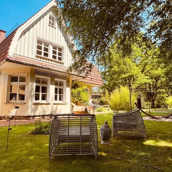 Klimaanlage, 5 Sterne Villa Bahnhoftraum, plus NEU zubuchbares Event, 333 qm, 1200qm Garten, virtueller Rundgang, Dachterrasse, Whirlpoolbadewanne, hotel in Braunfels